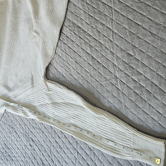 Woolrich merino wool turtle neck ribbed sweater. - Picture 9 of 12